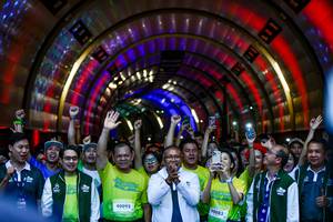 BIB: 90092, 90083
                            <button type="button" onclick="openModal(21897842)" class="btn btn-primary btn-sm float-right btn-popup" data-toggle="modal" data-target=".modal-high-quality">
                        <i class="fas fa-shopping-cart"></i> Add to Cart
                    </button>
                                            <button type="button" onclick="isThisMe(21897842, true)" class="btn btn-success btn-sm float-right btn-popup btn-isme hidden" data-toggle="tooltip" data-placement="bottom" title="นี่คือรูปของคุณใช่ไหม คลิกที่นี่เพื่อเอาเข้าอัลบั้ม">
                        <i class="fas fa-plus"></i> Add to album
                    </button>
                    <button type="button" onclick="isThisMe(21897842, false)" class="btn btn-warning btn-sm float-right btn-popup btn-isnotme hidden">
                        <i class="fas fa-ban"></i> Remove from album
                    </button>